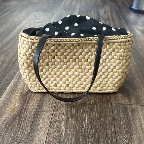 Stylish Black and Tan Women's Bag - Picture 2 of 3
